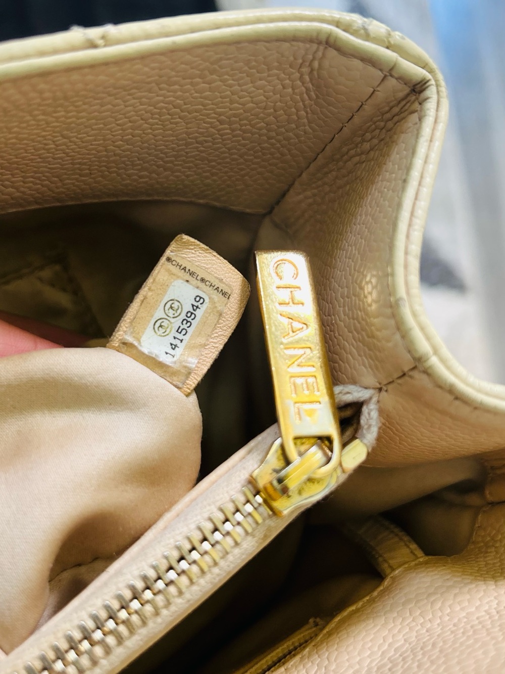 CHANEL Beige Quilted Caviar GST - Picture 11 of 17